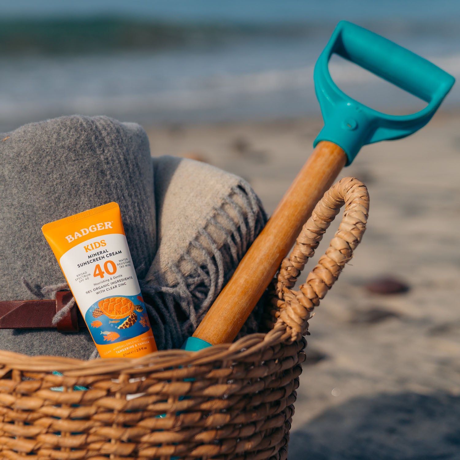 badger-balm-kids-mineral-sunscreen-cream-spf-40-tangerine-vanille image 4