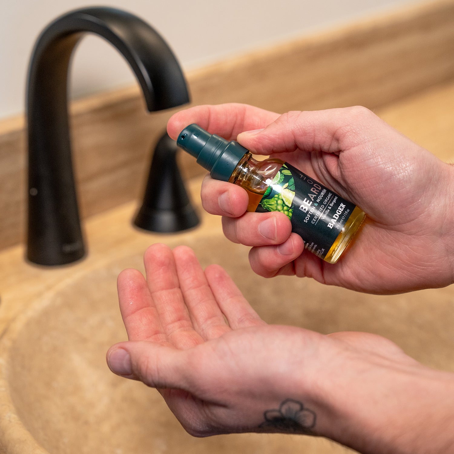 badger-balm-beard-oil-veganes-bart-l image 3