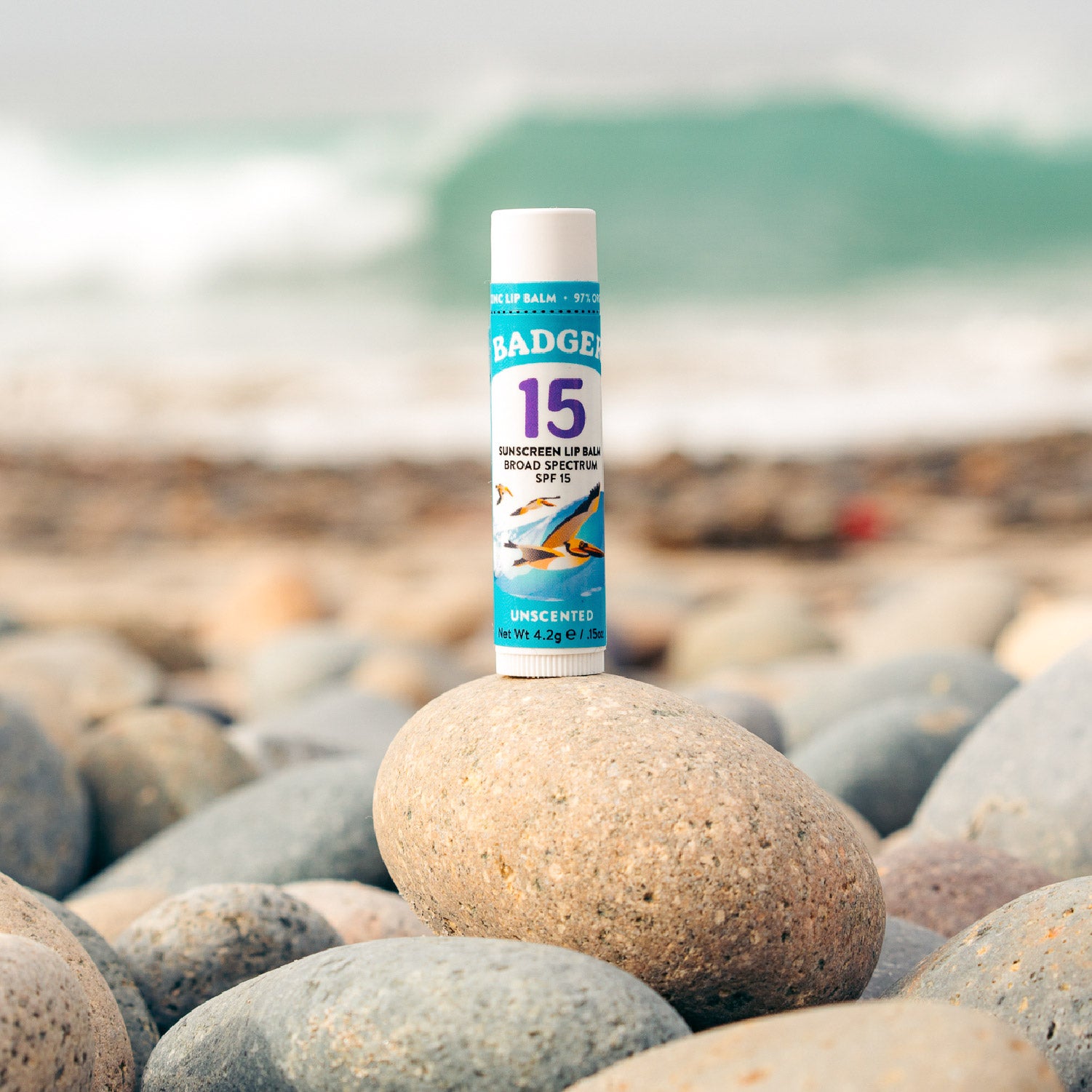 badger-balm-mineral-sunscreen-lip-balm-spf-15-unparf-miert image 6